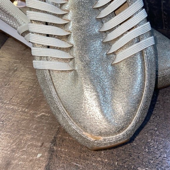 E Collection Eslehni Gold Beige Shimmer Slip On Comfort Sneakers Size 8 1/2 - Picture 3 of 11